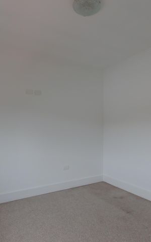 Casa à venda com 420m², 5 quartos e 3 vagas Casa à venda com 420m², 5 quartos e 3 vagasQuarto 4