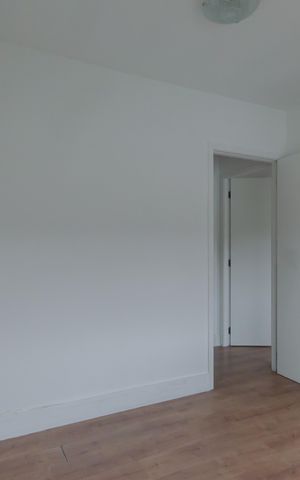 Casa à venda com 420m², 5 quartos e 3 vagas Casa à venda com 420m², 5 quartos e 3 vagasQuarto 3
