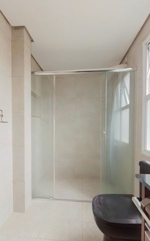 Casa à venda com 420m², 5 quartos e 3 vagas Casa à venda com 420m², 5 quartos e 3 vagasBanheiro da Suíte