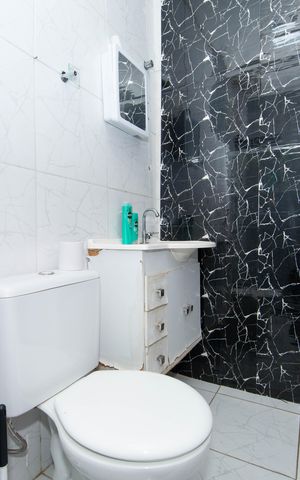 Casa à venda com 90m², 2 quartos e sem vaga Casa à venda com 90m², 2 quartos e sem vagaBANHEIRO2