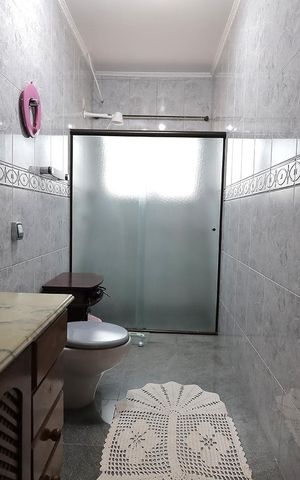 Casa à venda com 290m², 3 quartos e 5 vagas Casa à venda com 290m², 3 quartos e 5 vagasBanheiro