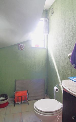 Casa à venda com 130m², 4 quartos e 2 vagasLavabo