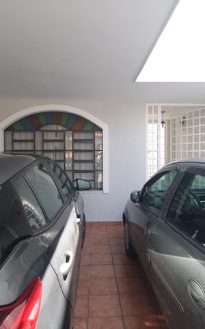 Casa à venda com 130m², 4 quartos e 2 vagasGaragem