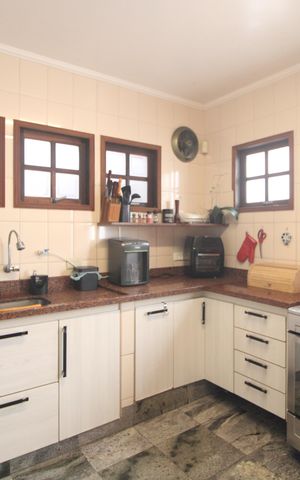 Casa à venda com 130m², 4 quartos e 2 vagasCozinha