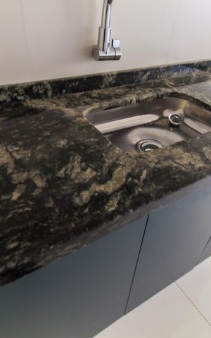 Apartamento à venda com 40m², 2 quartos e 1 vaga Apartamento à venda com 40m², 2 quartos e 1 vagaCozinha e Área de Serviço