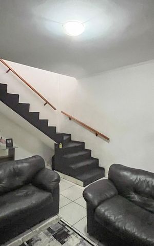 Casa à venda com 183m², 3 quartos e 4 vagas Casa à venda com 183m², 3 quartos e 4 vagasSala