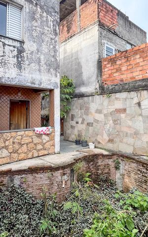 Casa à venda com 183m², 3 quartos e 4 vagas Casa à venda com 183m², 3 quartos e 4 vagasPiscina
