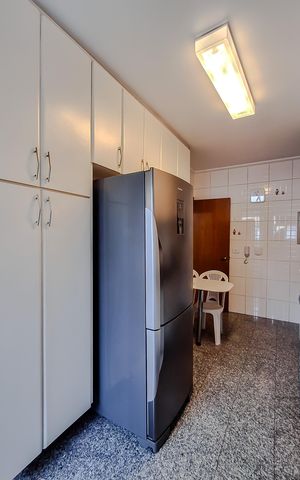Apartamento à venda com 82m², 2 quartos e 2 vagasCozinha