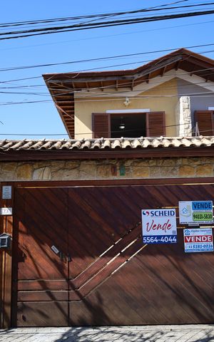 Casa à venda com 133m², 3 quartos e 1 vagaFachada