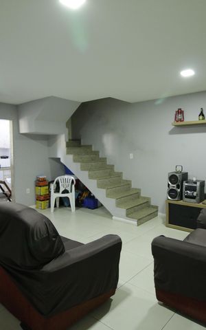 Casa à venda com 270m², 3 quartos e 2 vagasSala