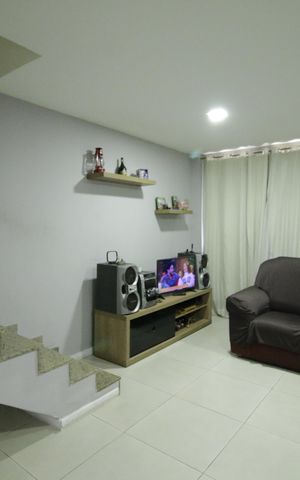Casa à venda com 270m², 3 quartos e 2 vagasSala