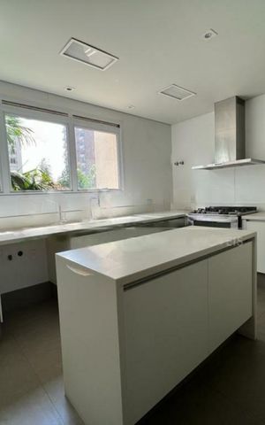 Apartamento à venda com 754m², 3 quartos e 7 vagas