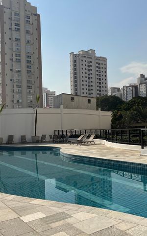 Apartamento à venda com 121m², 2 quartos e 2 vagas Apartamento à venda com 121m², 2 quartos e 2 vagasÁrea comum - Piscina
