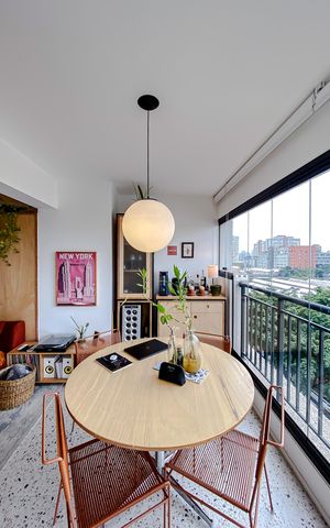 Apartamento à venda com 82m², 2 quartos e 1 vaga Apartamento à venda com 82m², 2 quartos e 1 vagaVaranda