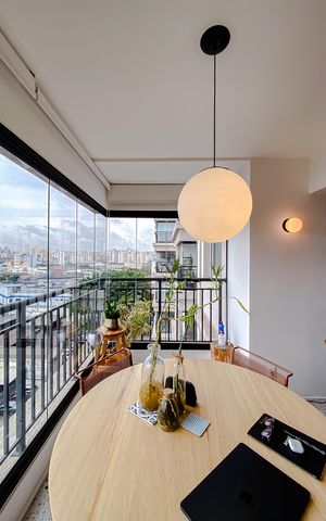 Apartamento à venda com 82m², 2 quartos e 1 vaga Apartamento à venda com 82m², 2 quartos e 1 vagaVaranda