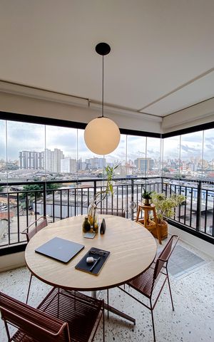 Apartamento à venda com 82m², 2 quartos e 1 vaga Apartamento à venda com 82m², 2 quartos e 1 vagaVaranda