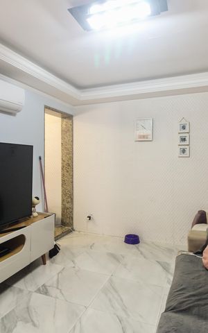 Casa à venda com 149m², 4 quartos e 2 vagas Casa à venda com 149m², 4 quartos e 2 vagasSala