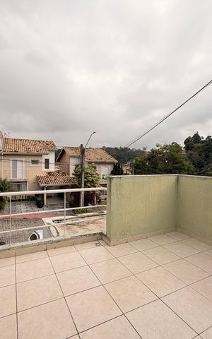 Casa de condomínio à venda com 111m², 3 quartos e 3 vagasVaranda