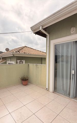 Casa de condomínio à venda com 111m², 3 quartos e 3 vagasVaranda