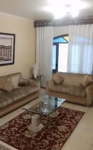 Casa à venda com 160m², 3 quartos e 1 vaga