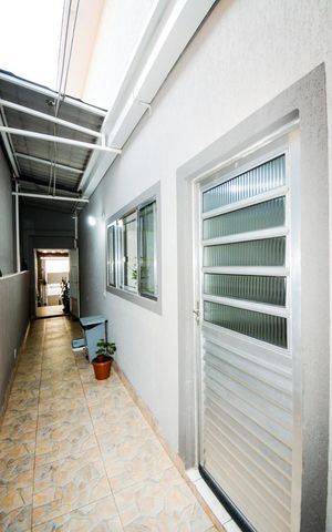 Casa à venda com 132m², 2 quartos e 2 vagasCorredor Social 