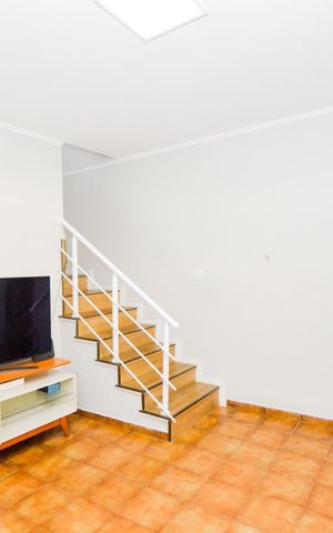 Casa à venda com 132m², 2 quartos e 2 vagasSala