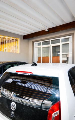 Casa à venda com 132m², 2 quartos e 2 vagasGaragem