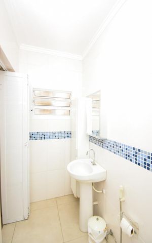 Casa à venda com 132m², 2 quartos e 2 vagasBanheiro da Edícula - Suíte