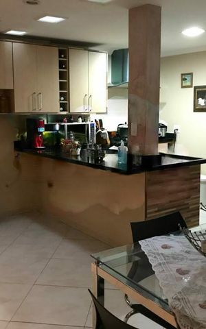 Casa à venda com 140m², 3 quartos e 2 vagas
