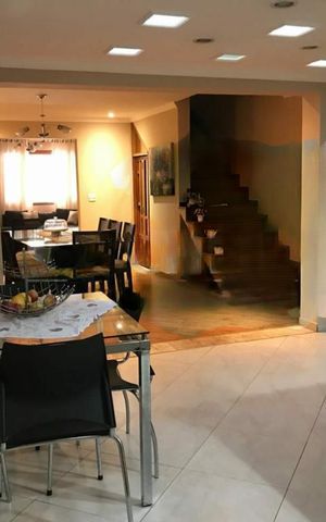 Casa à venda com 140m², 3 quartos e 2 vagas