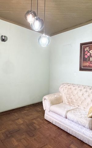 Casa à venda com 300m², 2 quartos e 2 vagas Casa à venda com 300m², 2 quartos e 2 vagasSala