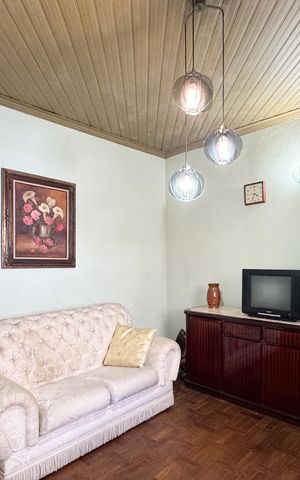 Casa à venda com 300m², 2 quartos e 2 vagas Casa à venda com 300m², 2 quartos e 2 vagasSala