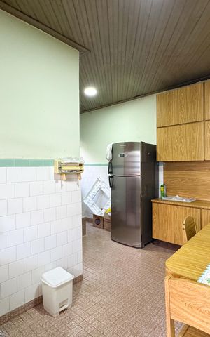 Casa à venda com 300m², 2 quartos e 2 vagas Casa à venda com 300m², 2 quartos e 2 vagasCozinha