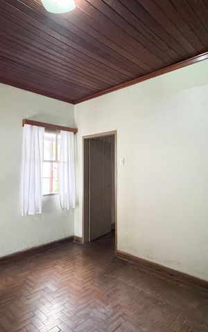 Casa à venda com 300m², 2 quartos e 2 vagas Casa à venda com 300m², 2 quartos e 2 vagasQuarto 2