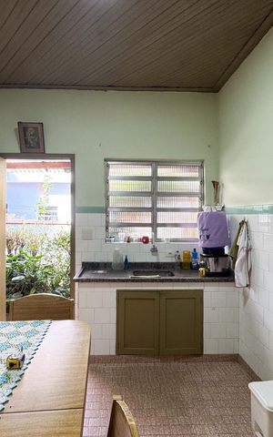 Casa à venda com 300m², 2 quartos e 2 vagas Casa à venda com 300m², 2 quartos e 2 vagasCozinha