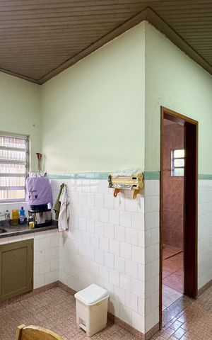 Casa à venda com 300m², 2 quartos e 2 vagas Casa à venda com 300m², 2 quartos e 2 vagasCozinha