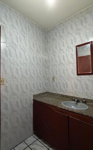 Casa à venda com 140m², 3 quartos e 1 vagaBanheiro da suíte 