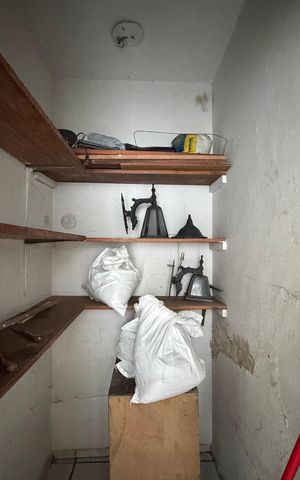 Casa à venda com 140m², 3 quartos e 1 vagaÁrea de serviço - Banheiro 
