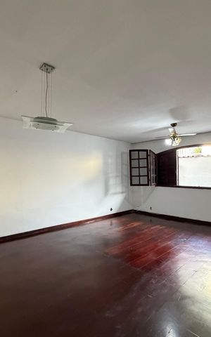 Casa à venda com 140m², 3 quartos e 1 vagaSala