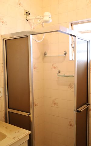 Casa à venda com 248m², 4 quartos e 2 vagasBanheiro