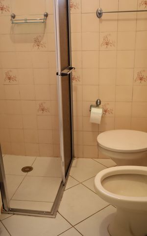 Casa à venda com 248m², 4 quartos e 2 vagasBanheiro