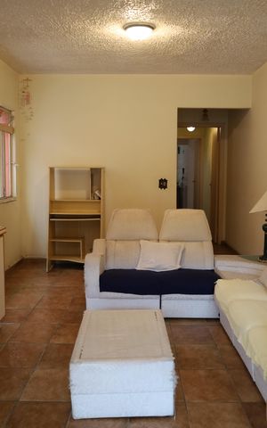 Casa à venda com 248m², 4 quartos e 2 vagasSala