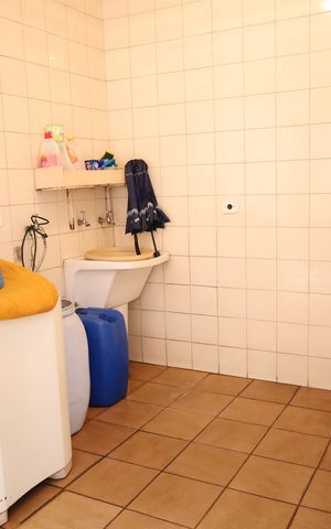 Casa à venda com 248m², 4 quartos e 2 vagasÁrea de serviço