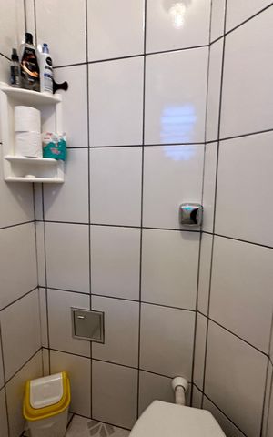 Casa à venda com 250m², 3 quartos e 2 vagas Casa à venda com 250m², 3 quartos e 2 vagasBanheiro 2