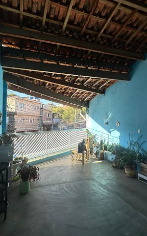 Casa à venda com 250m², 3 quartos e 2 vagas Casa à venda com 250m², 3 quartos e 2 vagasVaranda da Sala