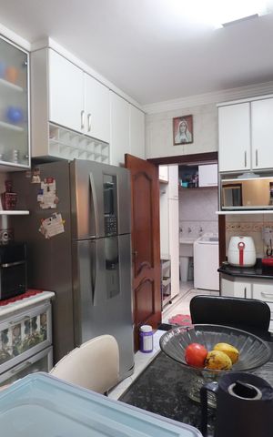 Casa à venda com 210m², 3 quartos e 4 vagasCozinha 