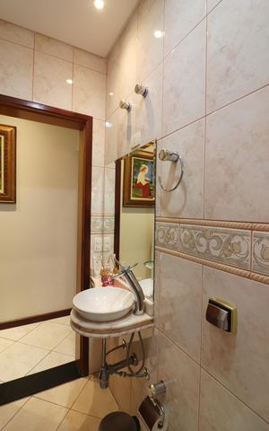 Casa à venda com 210m², 3 quartos e 4 vagasBanheiro Social 2