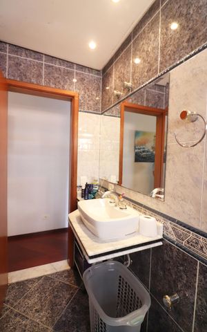 Casa à venda com 210m², 3 quartos e 4 vagasBanheiro Social