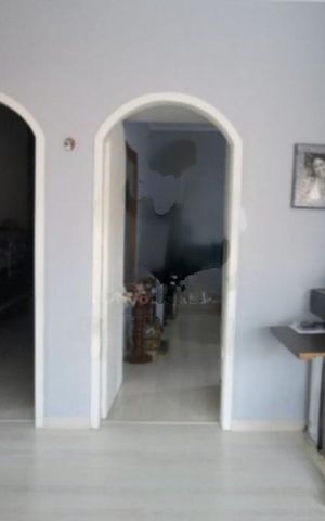 Casa à venda com 202m², 4 quartos e 4 vagas