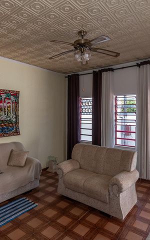 Casa à venda com 250m², 3 quartos e 4 vagas Casa à venda com 250m², 3 quartos e 4 vagasSala de Estar